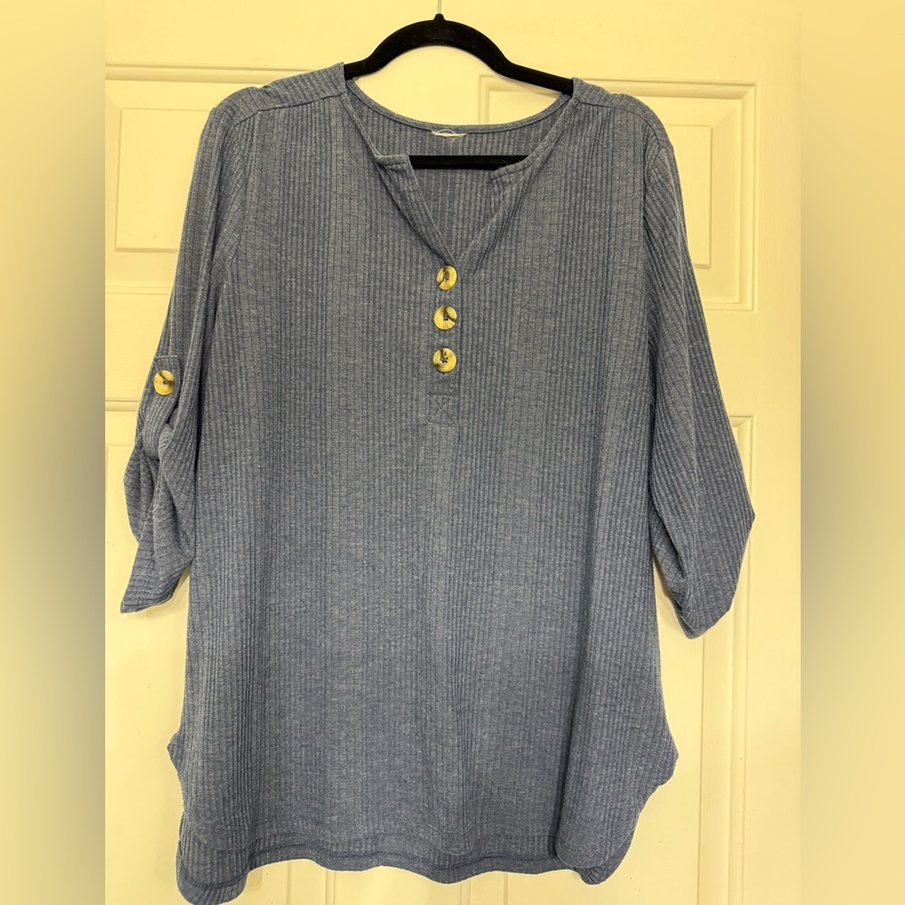 Blue Ribbed Button-Up Top - Picture 3 of 4